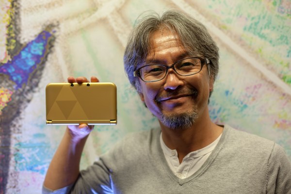 Z_Aonuma_3DSgold_smile_2